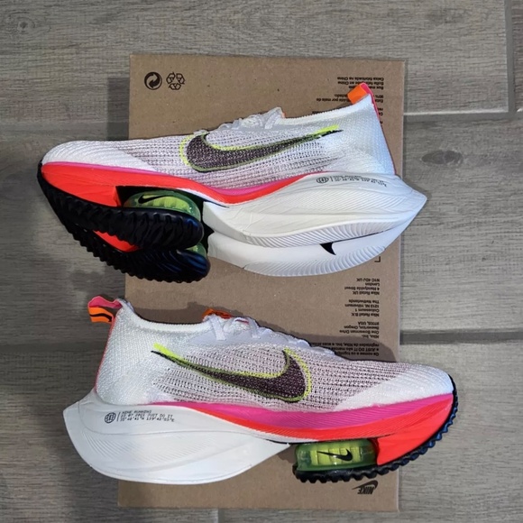 Nike Women’s Air Zoom Alphafly Next% Size 5 - Picture 2 of 5